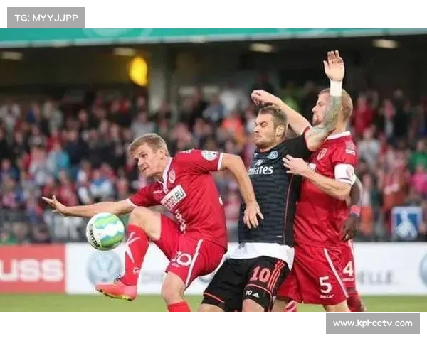 科隆主帅妙手调阵奏效 强势逼抢击碎汉堡防线体系